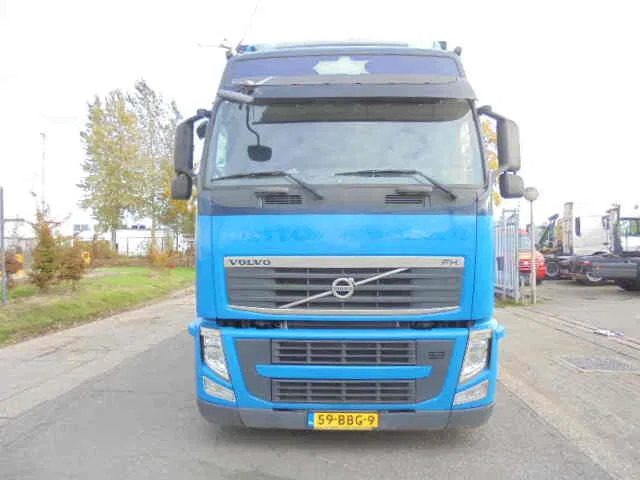Volvo FH 420 6X2 NL TRUCK - Camion à rideaux coulissants: photos 2 Volvo FH 420 6X2 NL TRUCK - Camion à rideaux coulissants: photos 2
