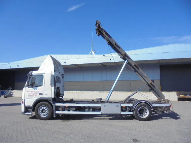 Volvo FM 260 MANUAL GEAR NL TRUCK - Camion - système de câble: photos 5 Volvo FM 260 MANUAL GEAR NL TRUCK - Camion - système de câble: photos 5