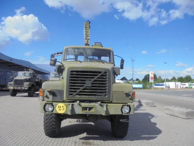 Camion plateau, Camion grue Volvo N 10 6X6 L + FASSI 3X IN STOCK: photos 7