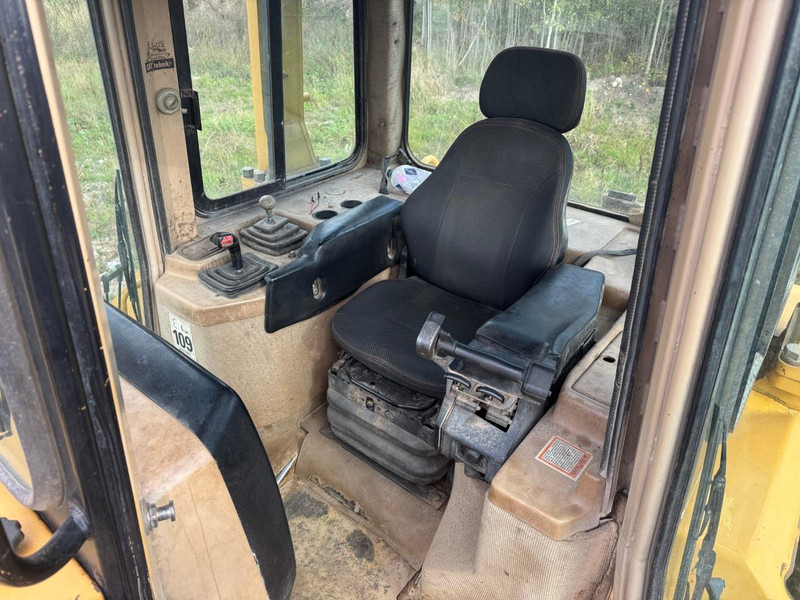 Bulldozer Caterpillar D6M: photos 7