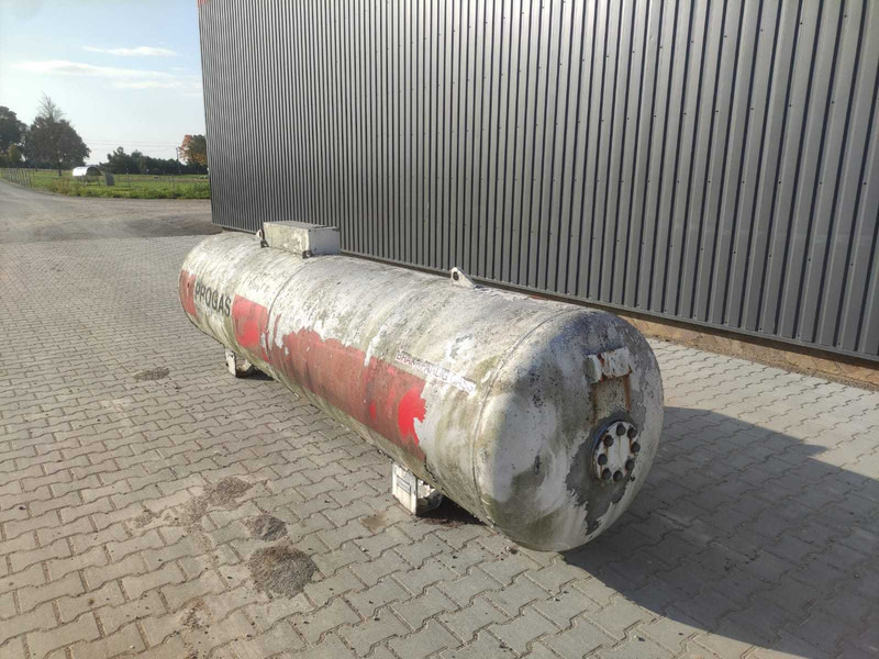 LPG 2400L LPG tank - Réservoir de carburant: photos 3 LPG 2400L LPG tank - Réservoir de carburant: photos 3