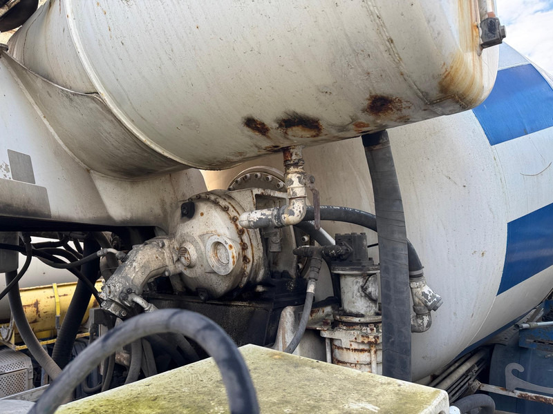 Mercedes-Benz Actros 3244 + Cifa Magnum MK 28.4 - Camion pompe: photos 5 Mercedes-Benz Actros 3244 + Cifa Magnum MK 28.4 - Camion pompe: photos 5