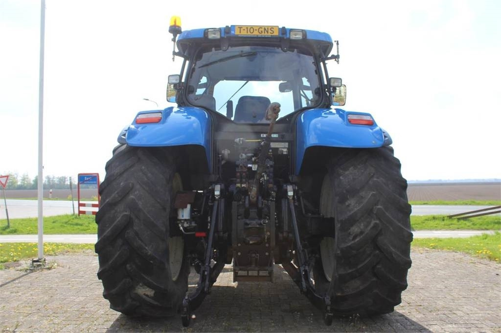 New Holland T7050 - Tracteur agricole: photos 5 New Holland T7050 - Tracteur agricole: photos 5