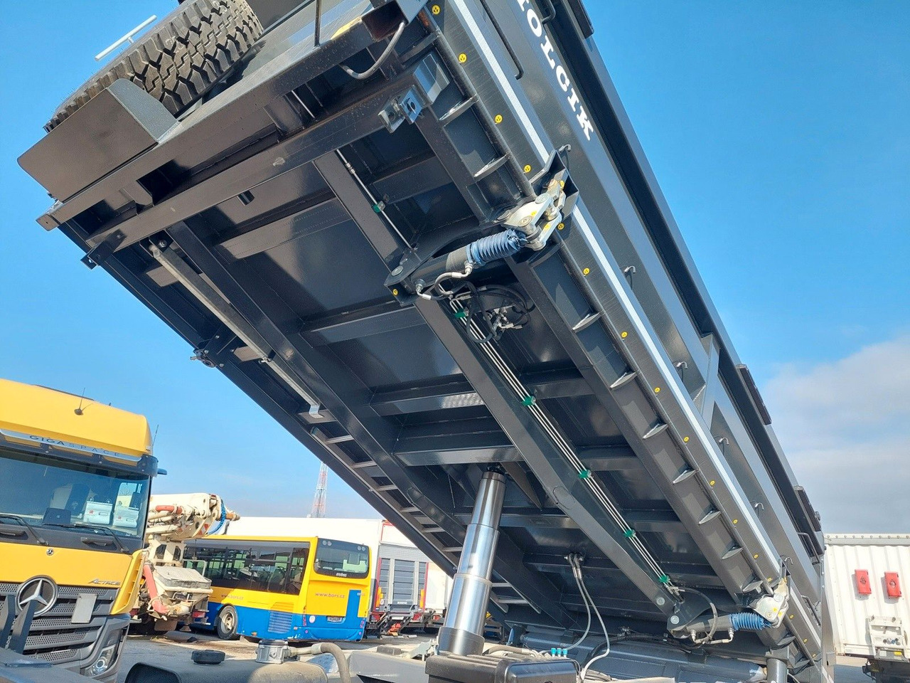 Iveco AS360X53Z Stralis X-WAY 8x4 Bordmatik - Camion benne: photos 5 Iveco AS360X53Z Stralis X-WAY 8x4 Bordmatik - Camion benne: photos 5