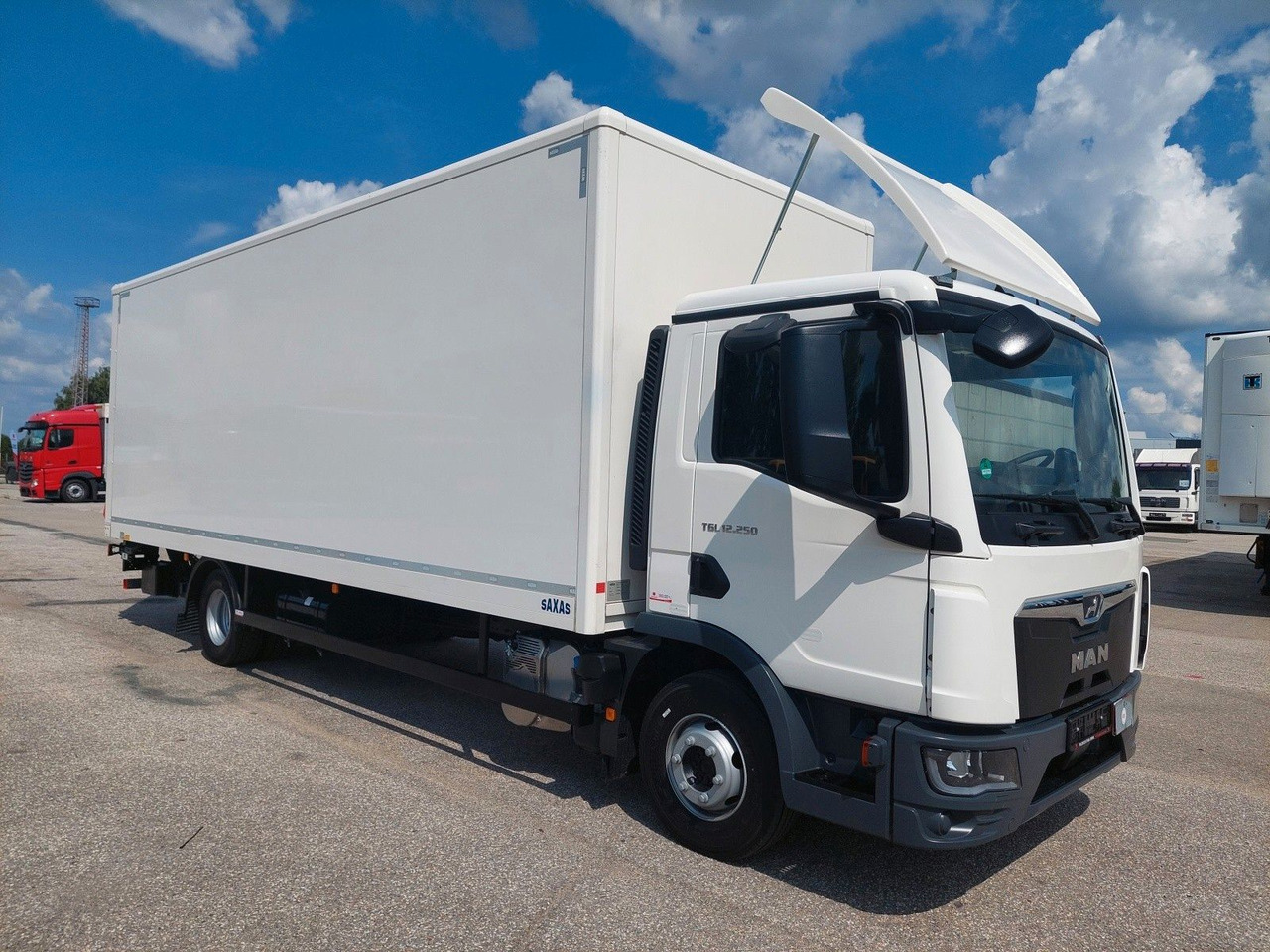 MAN TGL 12.250 BL CH 4x2 LBW 17 Palleten - Camion fourgon: photos 2 MAN TGL 12.250 BL CH 4x2 LBW 17 Palleten - Camion fourgon: photos 2