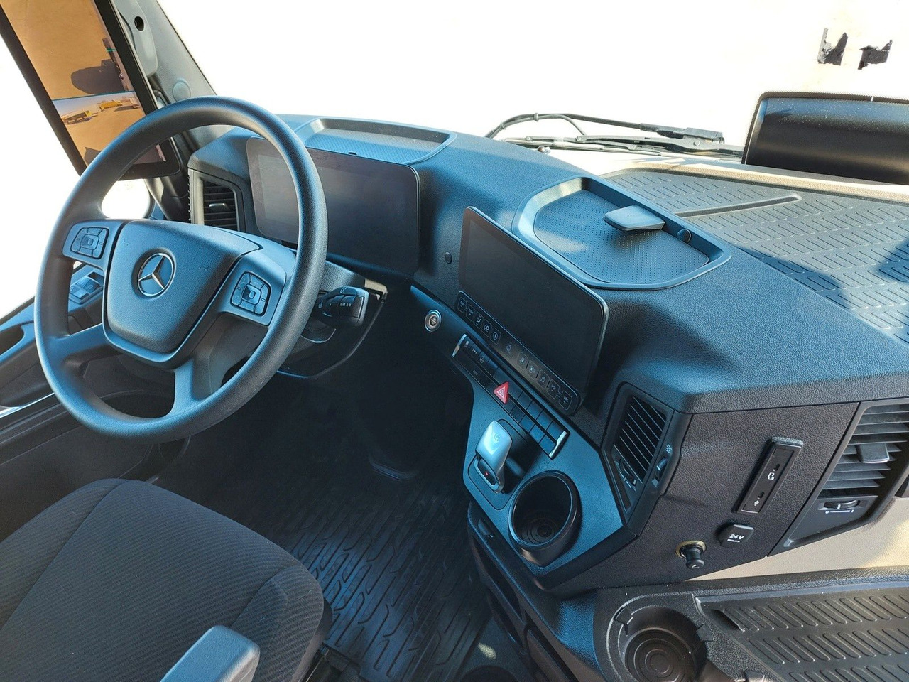 Tracteur routier Mercedes-Benz Actros 5 1845 LS BigSpace 4x2: photos 12