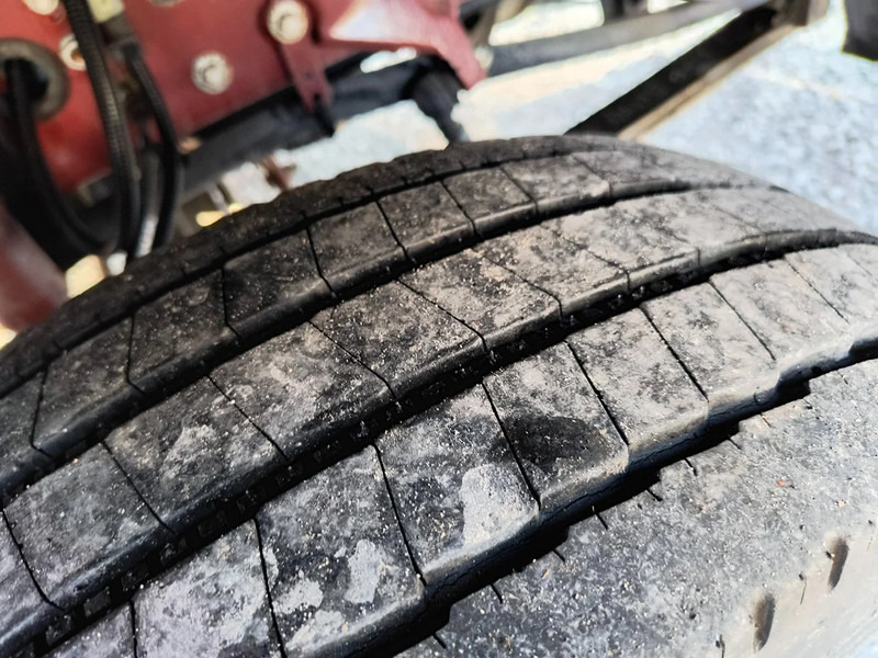 Renault Midliner S135 - ONLY 54 400KM - SMALL TANK 3680L INSULATED INOX en leasing occasion Renault Midliner S135 - ONLY 54 400KM - SMALL TANK 3680L INSULATED INOX: photos 13 Renault Midliner S135 - ONLY 54 400KM - SMALL TANK 3680L INSULATED INOX en leasing occasion Renault Midliner S135 - ONLY 54 400KM - SMALL TANK 3680L INSULATED INOX: photos 13