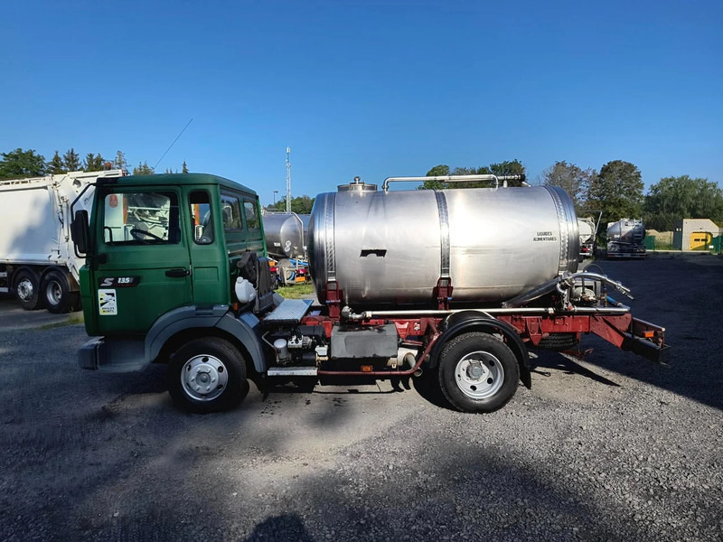 Renault Midliner S135 - ONLY 54 400KM - SMALL TANK 3680L INSULATED INOX en leasing occasion Renault Midliner S135 - ONLY 54 400KM - SMALL TANK 3680L INSULATED INOX: photos 8 Renault Midliner S135 - ONLY 54 400KM - SMALL TANK 3680L INSULATED INOX en leasing occasion Renault Midliner S135 - ONLY 54 400KM - SMALL TANK 3680L INSULATED INOX: photos 8