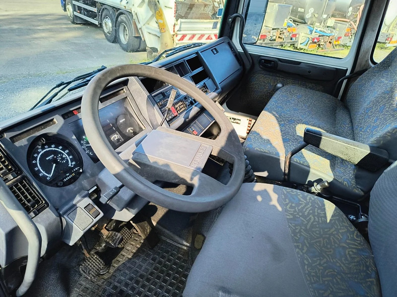 Renault Midliner S135 - ONLY 54 400KM - SMALL TANK 3680L INSULATED INOX en leasing occasion Renault Midliner S135 - ONLY 54 400KM - SMALL TANK 3680L INSULATED INOX: photos 9 Renault Midliner S135 - ONLY 54 400KM - SMALL TANK 3680L INSULATED INOX en leasing occasion Renault Midliner S135 - ONLY 54 400KM - SMALL TANK 3680L INSULATED INOX: photos 9