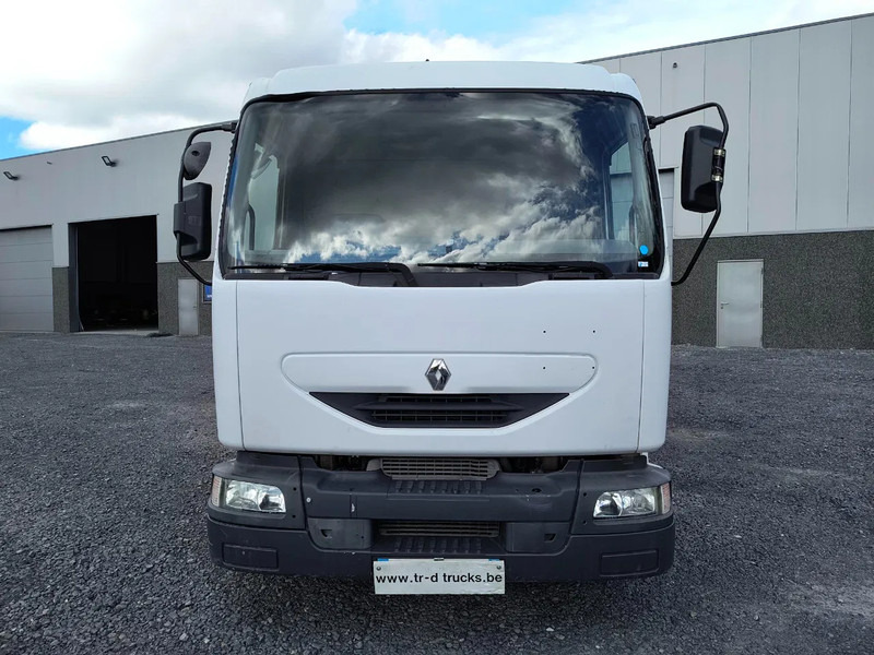 Renault Midlum 220 8000L FUEL / CARBURANT TANK - 3 COMP/ A LAMES - Camion citerne: photos 2 Renault Midlum 220 8000L FUEL / CARBURANT TANK - 3 COMP/ A LAMES - Camion citerne: photos 2