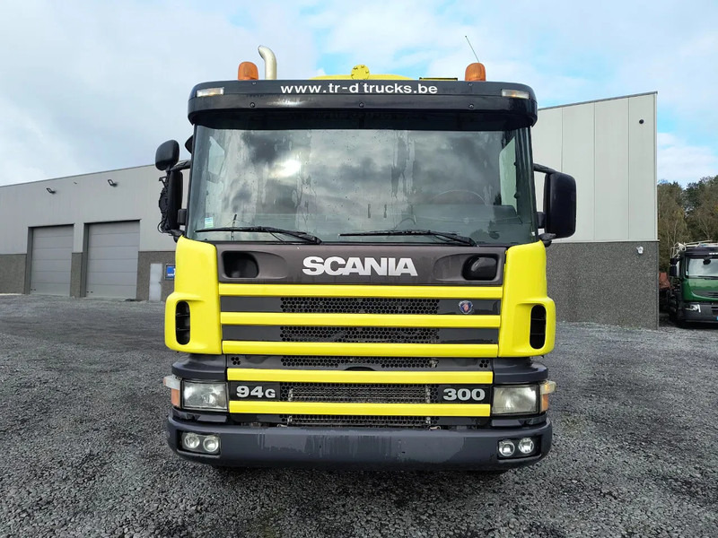 Scania 94 G.300 6X2 FOODBULK SILO - 8 COMP. - STEERING AXLE - Camion citerne: photos 2 Scania 94 G.300 6X2 FOODBULK SILO - 8 COMP. - STEERING AXLE - Camion citerne: photos 2