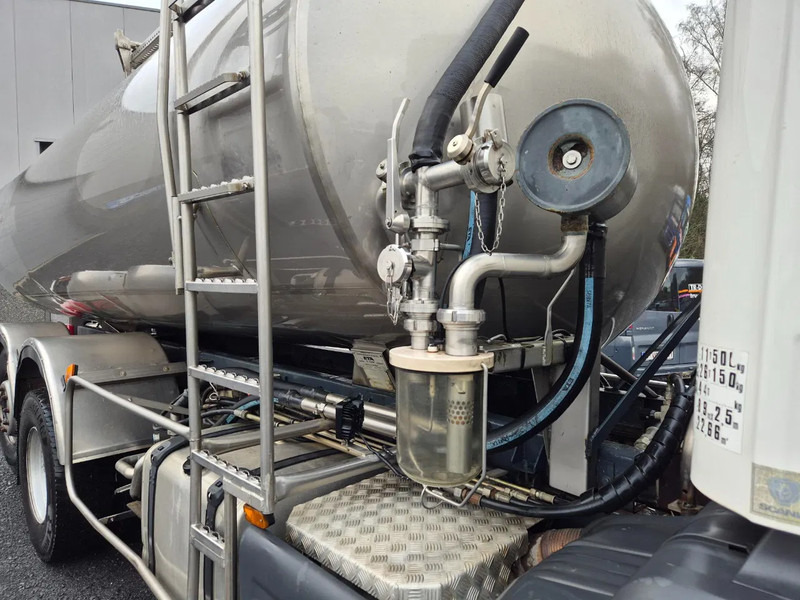Scania P340 INSULATED INOX TANK 15000L - 1 COMP - RETARDER en leasing occasion Scania P340 INSULATED INOX TANK 15000L - 1 COMP - RETARDER: photos 16 Scania P340 INSULATED INOX TANK 15000L - 1 COMP - RETARDER en leasing occasion Scania P340 INSULATED INOX TANK 15000L - 1 COMP - RETARDER: photos 16