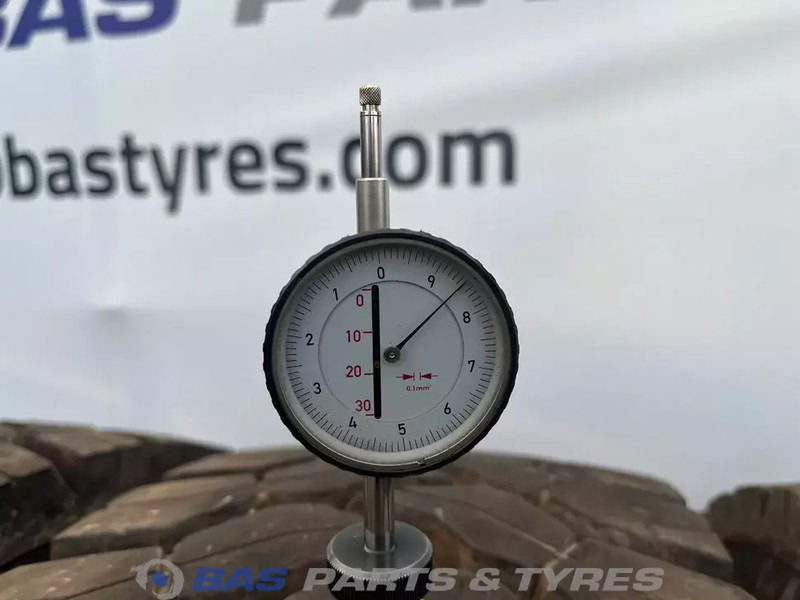 Continental Continental 13R22.5 CrossTrac HD3 156/150 K M+S 3PMSF gebruikte set - Pneu pour Camion: photos 3 Continental Continental 13R22.5 CrossTrac HD3 156/150 K M+S 3PMSF gebruikte set - Pneu pour Camion: photos 3