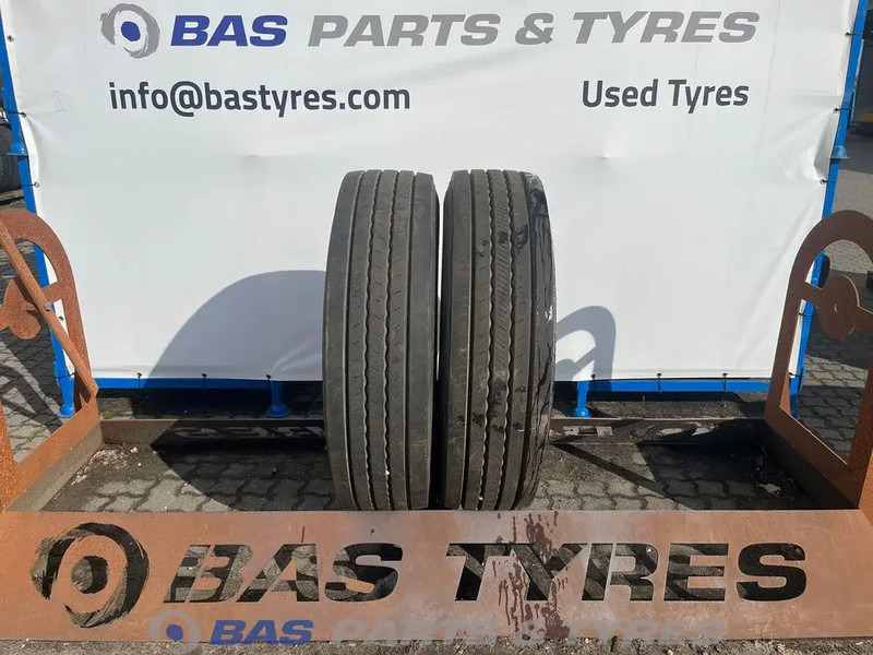 Continental Continental 295/80R22.5 Hybrid HS3 152/148 M M+S 3PMSF gebruikte set - Pneu pour Camion: photos 1 Continental Continental 295/80R22.5 Hybrid HS3 152/148 M M+S 3PMSF gebruikte set - Pneu pour Camion: photos 1
