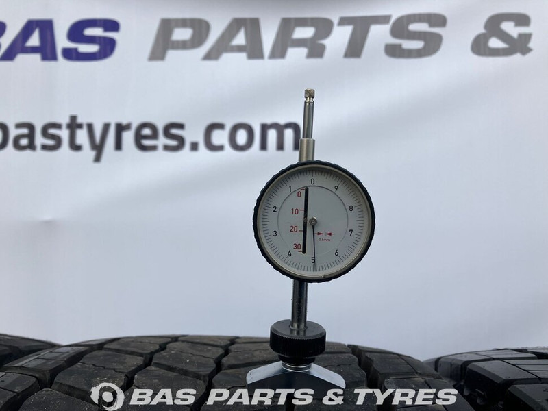 Continental Continental 315/70R22.5 Eco HD5 154/150 M+S 3PMSF gebruikte set - Pneu pour Camion: photos 3 Continental Continental 315/70R22.5 Eco HD5 154/150 M+S 3PMSF gebruikte set - Pneu pour Camion: photos 3