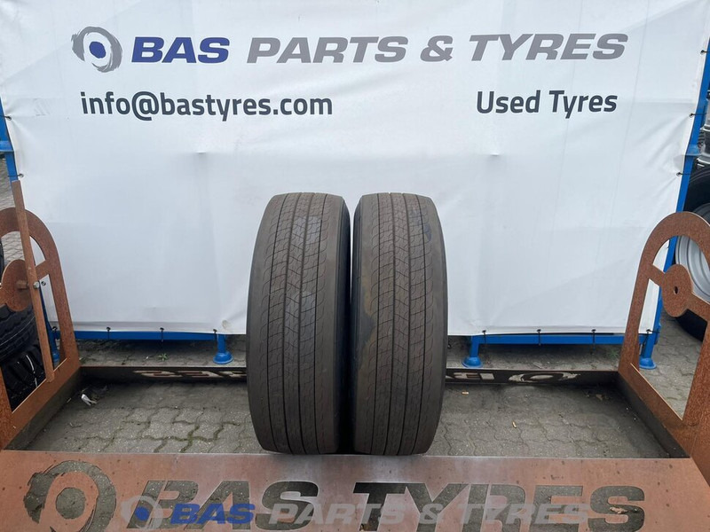 Continental Continental 315/70R22.5 EfficientPro HS5 156/150 M+S 3PMSF gebruikte set - Pneu pour Camion: photos 1 Continental Continental 315/70R22.5 EfficientPro HS5 156/150 M+S 3PMSF gebruikte set - Pneu pour Camion: photos 1