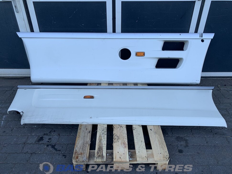 DAF XF105 Sideskirt Set DAF 1655059 - Carrosserie et extérieur pour Camion: photos 1 DAF XF105 Sideskirt Set DAF 1655059 - Carrosserie et extérieur pour Camion: photos 1