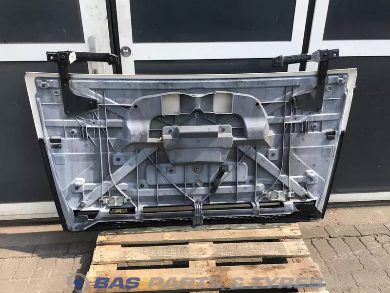 DAF XF106 Grille DAF 1892076 - Calandre pour Camion: photos 2 DAF XF106 Grille DAF 1892076 - Calandre pour Camion: photos 2