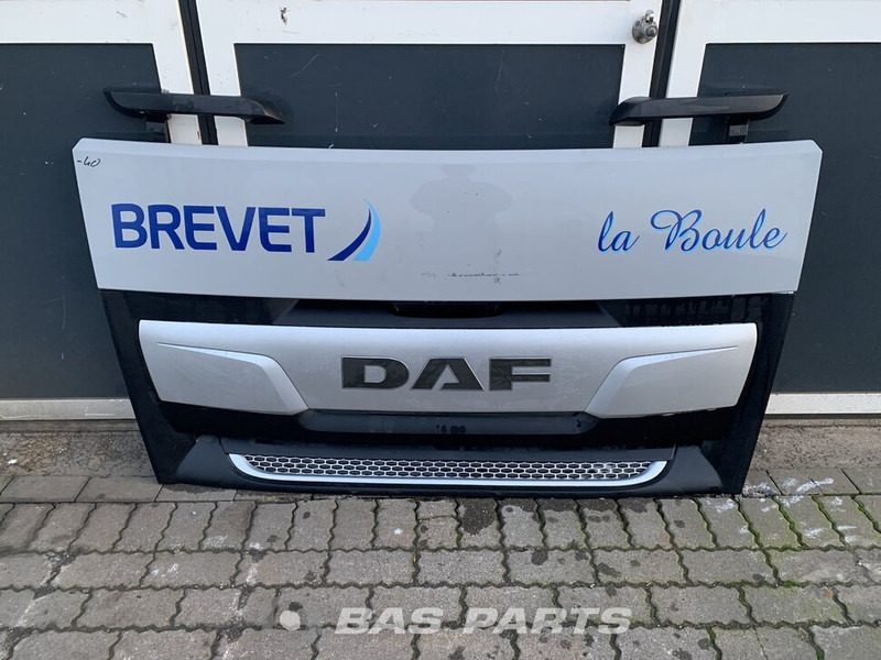 DAF XF106 Grille DAF 1892076 - Calandre pour Camion: photos 1 DAF XF106 Grille DAF 1892076 - Calandre pour Camion: photos 1