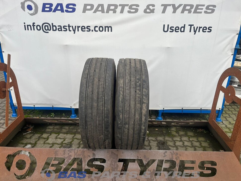 Firestone Firestone 315/70R22.5 FS422+ 154/150 M+S 3PMSF gebruikte set - Pneu pour Camion: photos 1 Firestone Firestone 315/70R22.5 FS422+ 154/150 M+S 3PMSF gebruikte set - Pneu pour Camion: photos 1