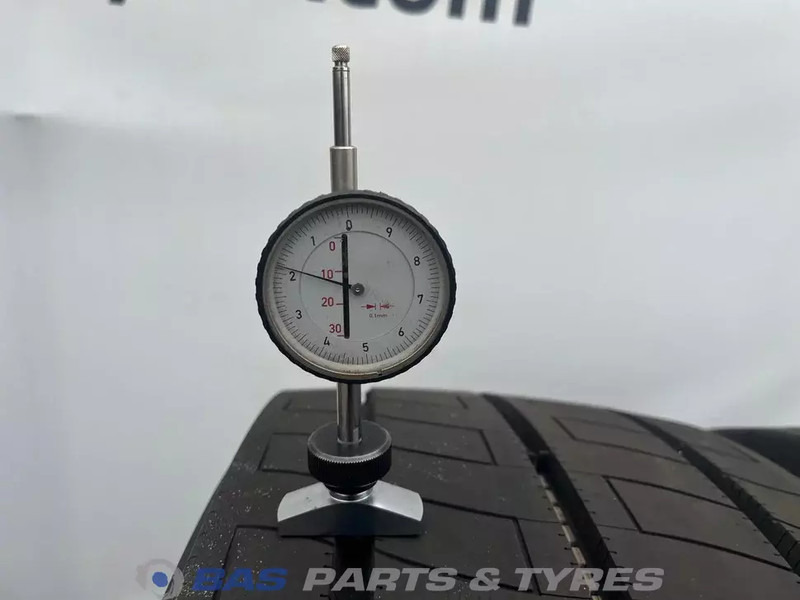 Firestone Firestone 315/70R22.5 FS424 EVO 156/150 M+S 3PMSF gebruikte set - Pneu pour Camion: photos 3 Firestone Firestone 315/70R22.5 FS424 EVO 156/150 M+S 3PMSF gebruikte set - Pneu pour Camion: photos 3