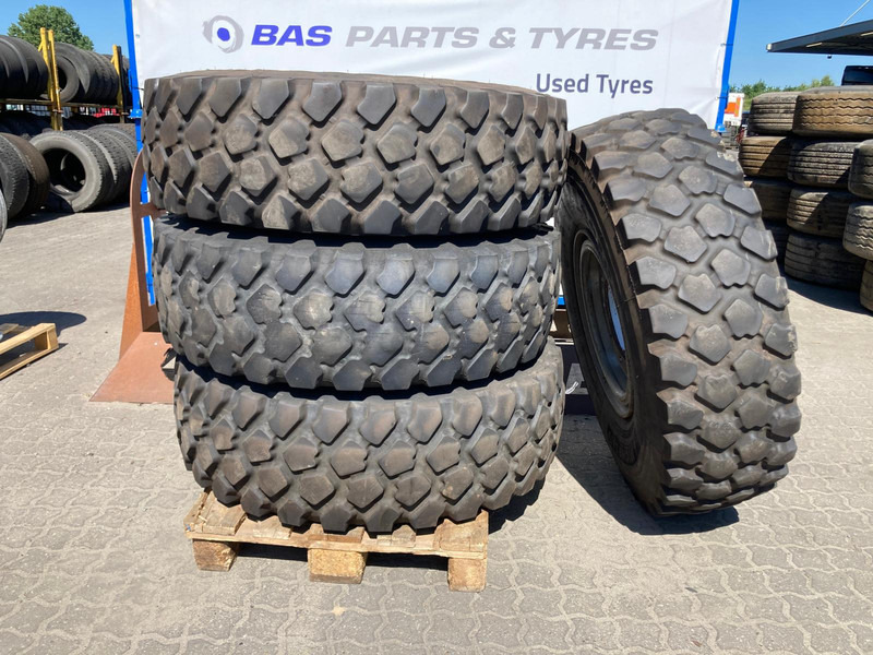 Michelin - Pneu pour Camion: photos 1 Michelin - Pneu pour Camion: photos 1