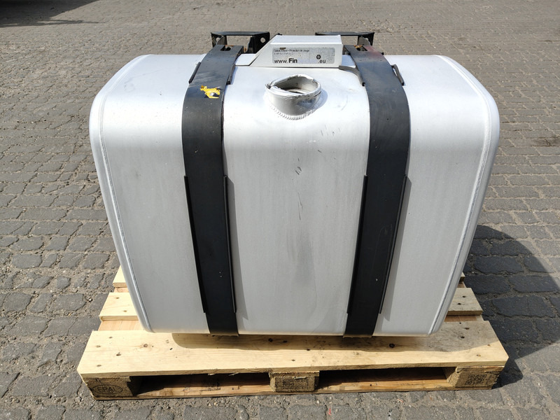 Renault - Réservoir de carburant pour Camion: photos 1 Renault - Réservoir de carburant pour Camion: photos 1