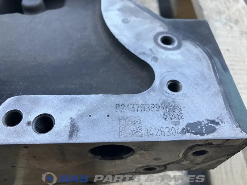 Volvo Cilinderkop Volvo D11K 370 21379389 - Bloc-cylindres pour Camion: photos 5 Volvo Cilinderkop Volvo D11K 370 21379389 - Bloc-cylindres pour Camion: photos 5