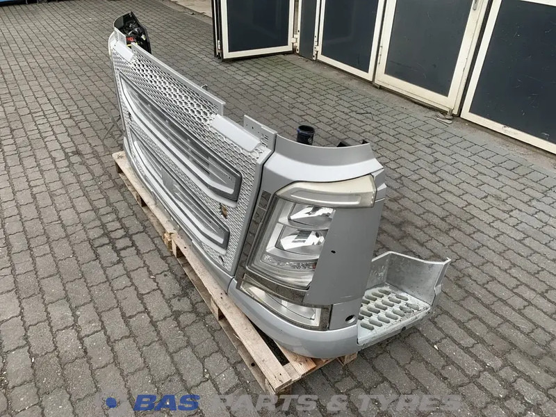 Volvo FH4 Bumper Volvo 21221130 - Pare-chocs pour Camion: photos 2 Volvo FH4 Bumper Volvo 21221130 - Pare-chocs pour Camion: photos 2