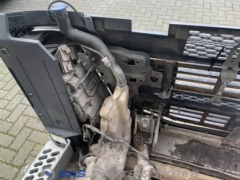 Volvo FH4 Bumper Volvo 82139942 - Pare-chocs pour Camion: photos 4 Volvo FH4 Bumper Volvo 82139942 - Pare-chocs pour Camion: photos 4