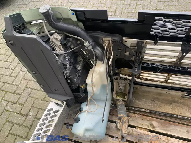 Volvo FH4 Bumper Volvo 82139942 - Pare-chocs pour Camion: photos 5 Volvo FH4 Bumper Volvo 82139942 - Pare-chocs pour Camion: photos 5