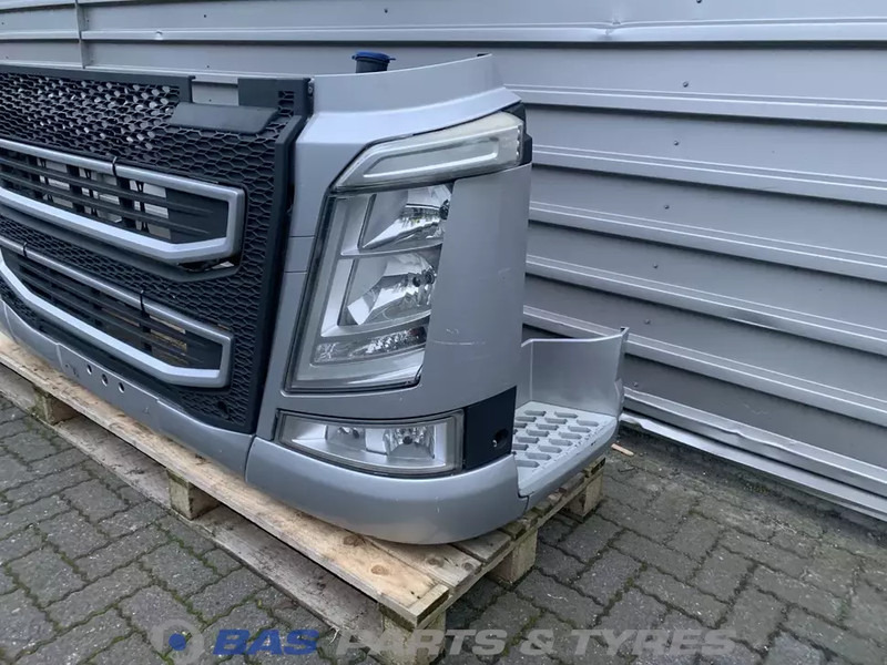 Volvo FH4 Bumper Volvo 82139942 - Pare-chocs pour Camion: photos 2 Volvo FH4 Bumper Volvo 82139942 - Pare-chocs pour Camion: photos 2