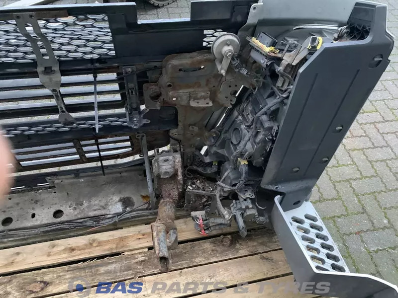Volvo FH4 Bumper Volvo 82139942 - Pare-chocs pour Camion: photos 5 Volvo FH4 Bumper Volvo 82139942 - Pare-chocs pour Camion: photos 5
