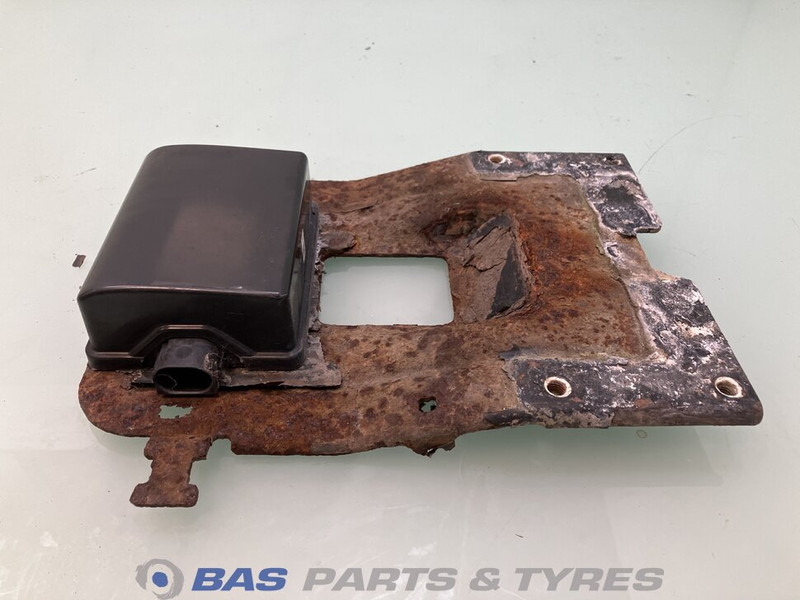 Volvo FH4 Regeleenheid Botswaarschuwing Volvo 21719200 - Lumière/ Éclairage pour Camion: photos 4 Volvo FH4 Regeleenheid Botswaarschuwing Volvo 21719200 - Lumière/ Éclairage pour Camion: photos 4