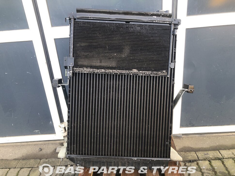 Volvo FM3 Koelerpakket Volvo D11C 330 85000016 - Radiateur pour Camion: photos 2 Volvo FM3 Koelerpakket Volvo D11C 330 85000016 - Radiateur pour Camion: photos 2