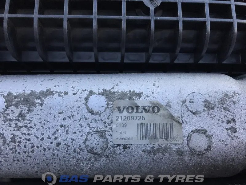 Volvo FM4 Koelerpakket Volvo D11K 330 K1 21649624 - Radiateur pour Camion: photos 4 Volvo FM4 Koelerpakket Volvo D11K 330 K1 21649624 - Radiateur pour Camion: photos 4