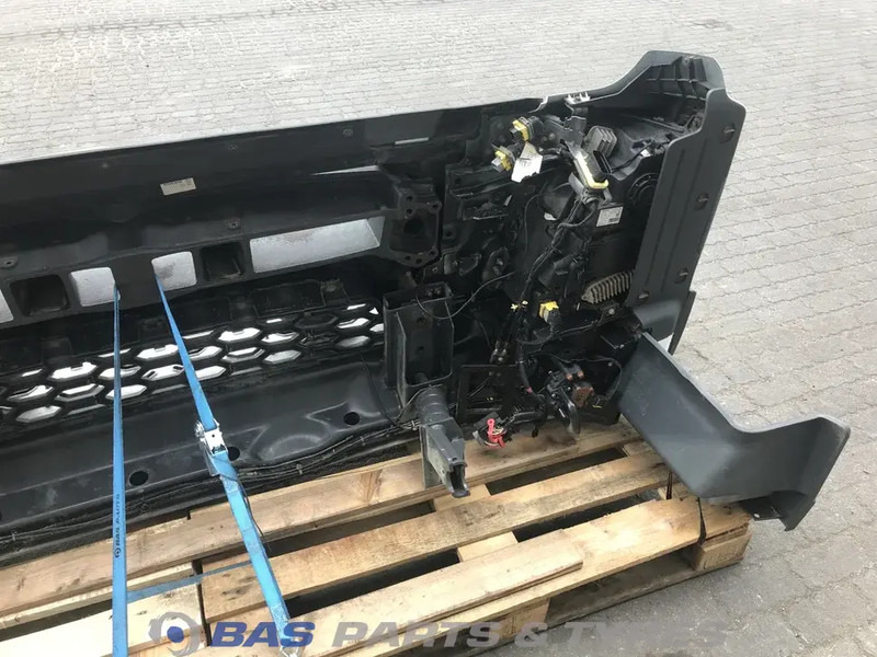 Volvo FMX Euro 6 Bumper Volvo 82422759 - Pare-chocs pour Camion: photos 5 Volvo FMX Euro 6 Bumper Volvo 82422759 - Pare-chocs pour Camion: photos 5