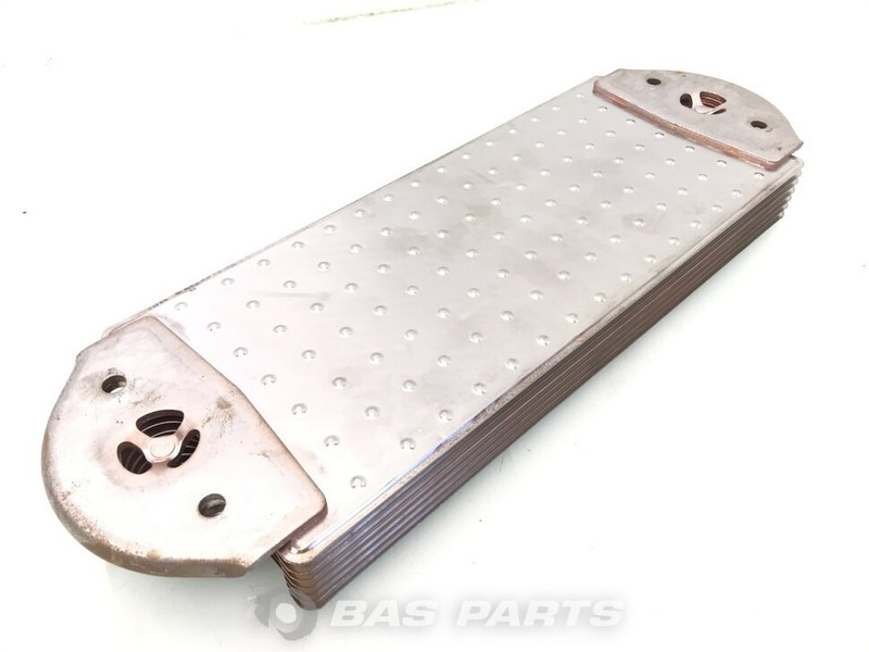 Volvo Oliekoeler Volvo 20505537 - Radiateur d'huile pour Camion: photos 2 Volvo Oliekoeler Volvo 20505537 - Radiateur d'huile pour Camion: photos 2