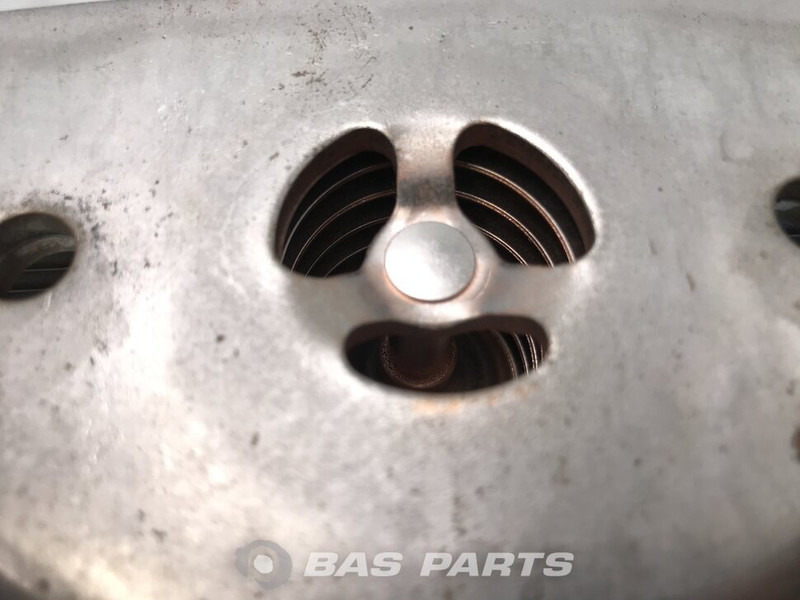 Volvo Oliekoeler Volvo 20505537 - Radiateur d'huile pour Camion: photos 3 Volvo Oliekoeler Volvo 20505537 - Radiateur d'huile pour Camion: photos 3