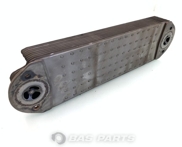 Volvo Oliekoeler Volvo 20712461 - Radiateur d'huile pour Camion: photos 2 Volvo Oliekoeler Volvo 20712461 - Radiateur d'huile pour Camion: photos 2