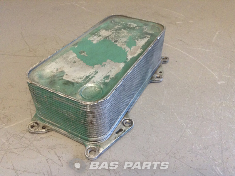 Volvo Oliekoeler Volvo 20794112 - Radiateur d'huile pour Camion: photos 2 Volvo Oliekoeler Volvo 20794112 - Radiateur d'huile pour Camion: photos 2