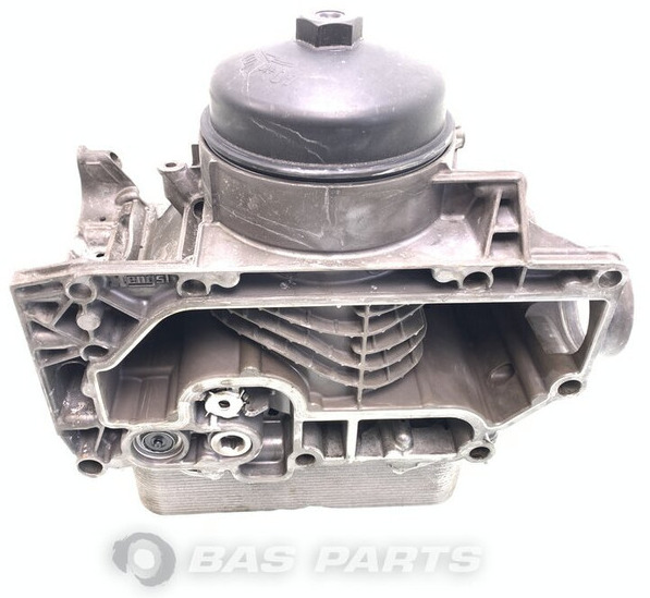 Volvo Oliekoeler Volvo 20860484 - Radiateur d'huile pour Camion: photos 3 Volvo Oliekoeler Volvo 20860484 - Radiateur d'huile pour Camion: photos 3