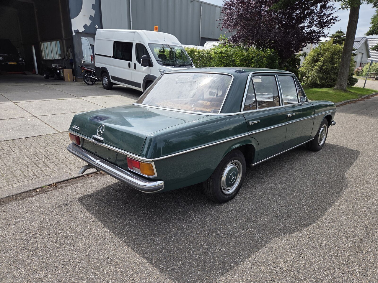 Mercedes-Benz 220 (W115) sedan - Berline: photos 2 Mercedes-Benz 220 (W115) sedan - Berline: photos 2