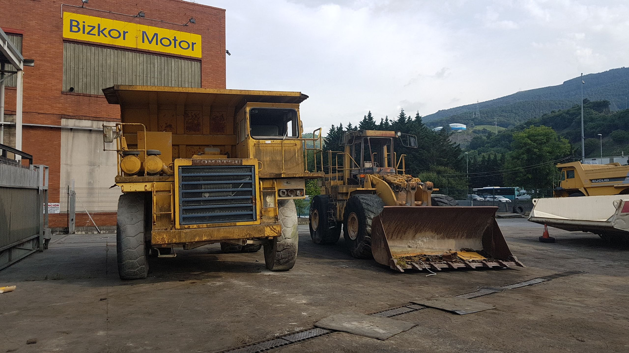 KOMATSU HD 325.5 - Tombereau rigide: photos 1 KOMATSU HD 325.5 - Tombereau rigide: photos 1