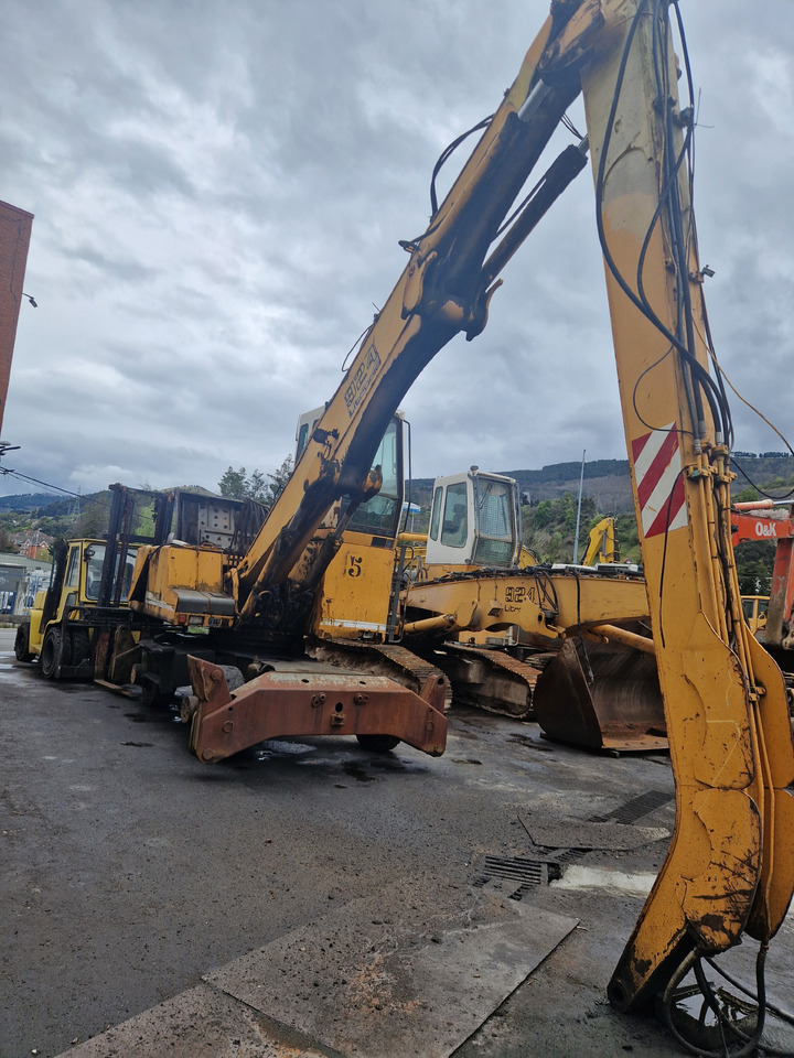 LIEBHERR A924C 675-10581 (2002) - Pelle de manutention: photos 3 LIEBHERR A924C 675-10581 (2002) - Pelle de manutention: photos 3