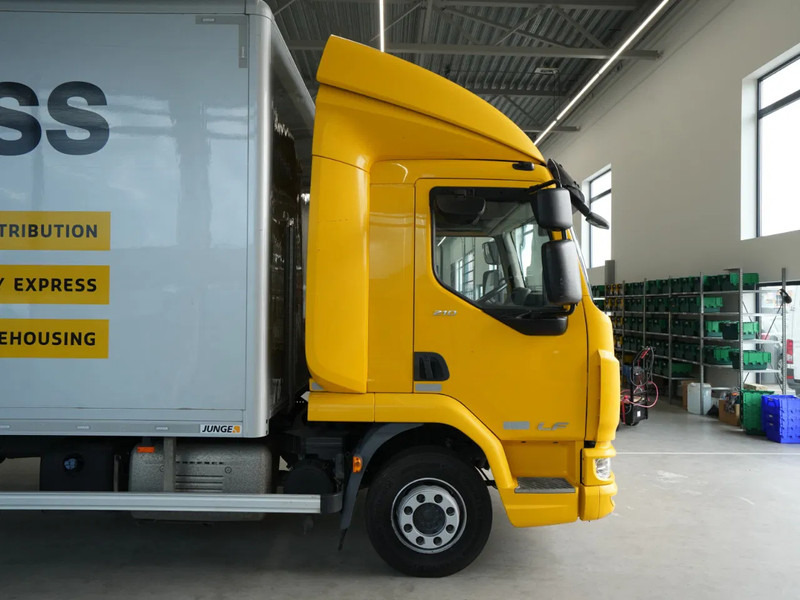 DAF LF 210 FA, 12t, Gesloten Bak, Laadklep 1,5t, Zijdeur, New Apk - Camion fourgon: photos 4 DAF LF 210 FA, 12t, Gesloten Bak, Laadklep 1,5t, Zijdeur, New Apk - Camion fourgon: photos 4