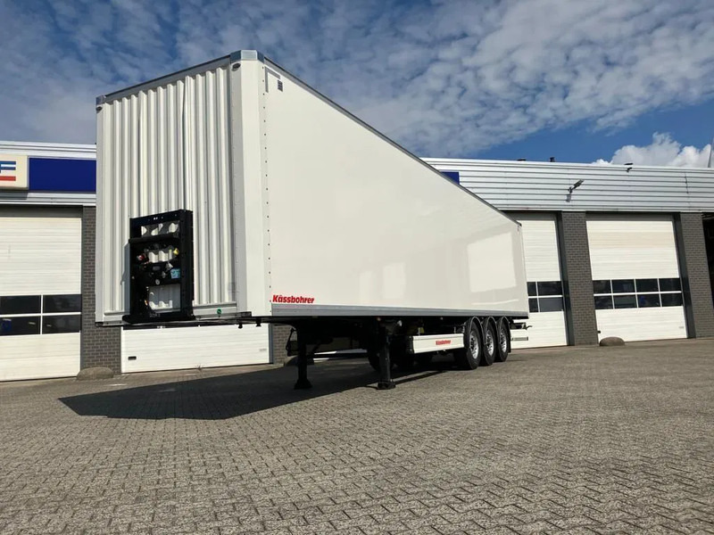 Kässbohrer SBT / 20 - 12 / 27 - Gesloten oplegger met 2x liftassen - Semi-remorque fourgon: photos 4 Kässbohrer SBT / 20 - 12 / 27 - Gesloten oplegger met 2x liftassen - Semi-remorque fourgon: photos 4