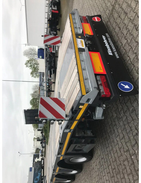 Kässbohrer SPA MR 3 / 1N - 18 / 27 Uitschuifbare MEGA oplegger met wieluitsparingen - Semi-remorque plateau: photos 3 Kässbohrer SPA MR 3 / 1N - 18 / 27 Uitschuifbare MEGA oplegger met wieluitsparingen - Semi-remorque plateau: photos 3