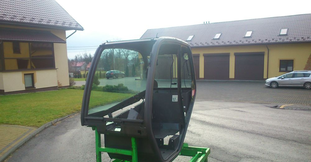 Ładowarka teleskopowa Manitou MT, MLT 2005 Kabina do Manitou - Cabine pour Matériel de manutention: photos 4 Ładowarka teleskopowa Manitou MT, MLT 2005 Kabina do Manitou - Cabine pour Matériel de manutention: photos 4