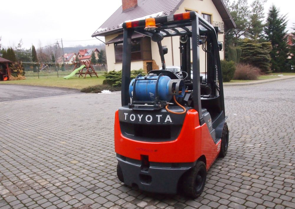 Chariot élévateur à gaz Wózek widłowy Toyota 8FGF15 2018 TRIPLEX system SAS (blokowanie tylnej osi): photos 8